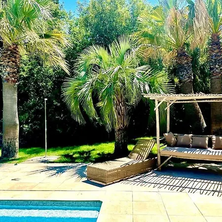 Semesterbostad Charming With Pool Hyères
